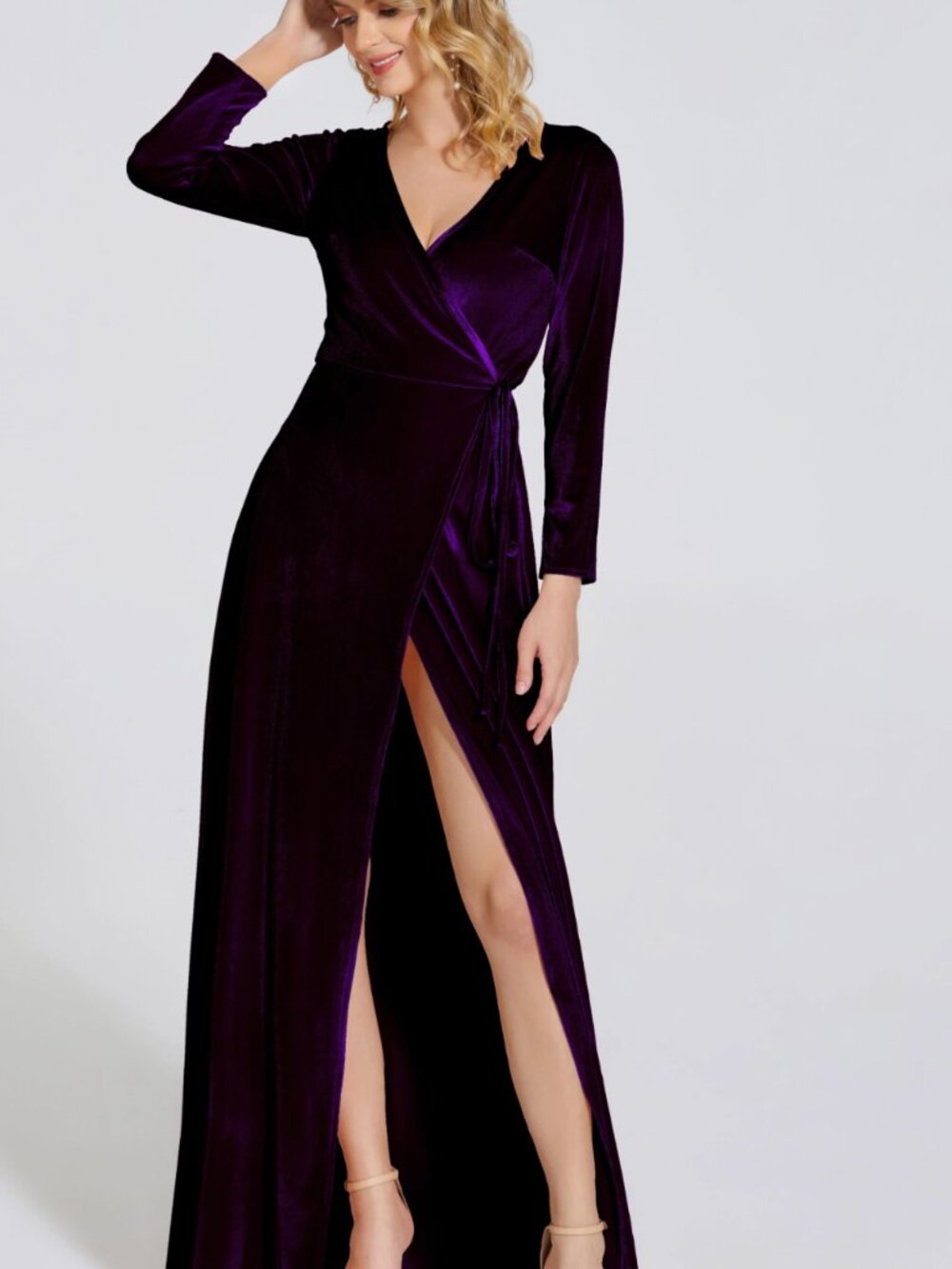 Cicinia Leila Velvet Long-Sleeve Gown (Grape)